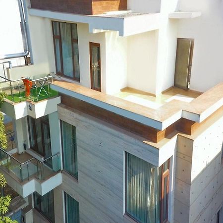 Lime Tree Hotel Sushant Lok Gurgaon Sector 29 Next To Iffco Chowk Metro المظهر الخارجي الصورة