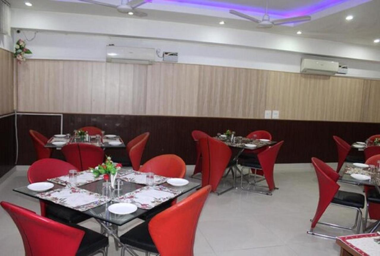 Lime Tree Hotel Sushant Lok Gurgaon Sector 29 Next To Iffco Chowk Metro المظهر الخارجي الصورة