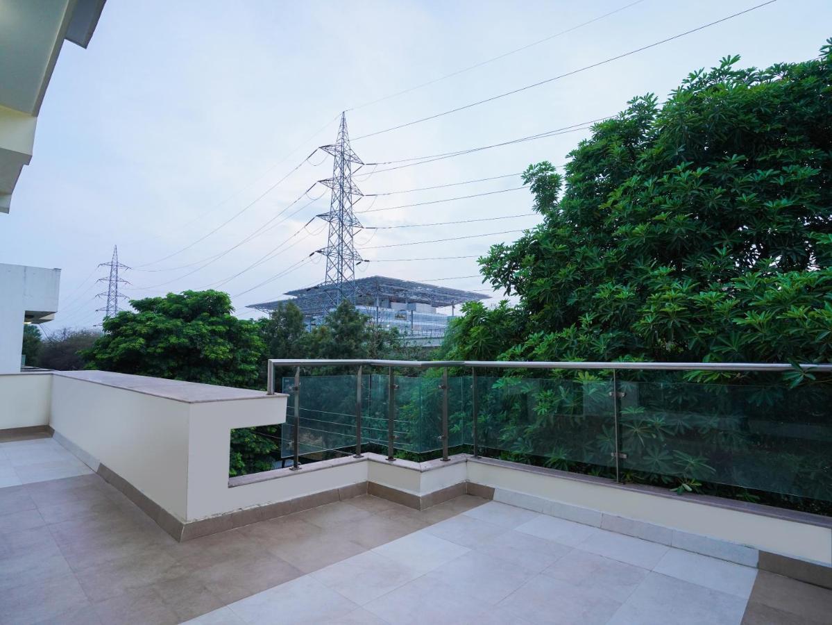 Lime Tree Hotel Sushant Lok Gurgaon Sector 29 Next To Iffco Chowk Metro المظهر الخارجي الصورة