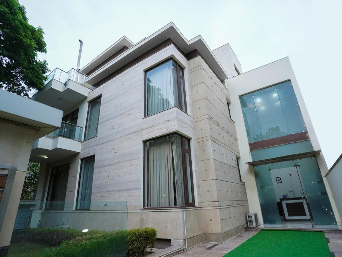 Lime Tree Hotel Sushant Lok Gurgaon Sector 29 Next To Iffco Chowk Metro المظهر الخارجي الصورة