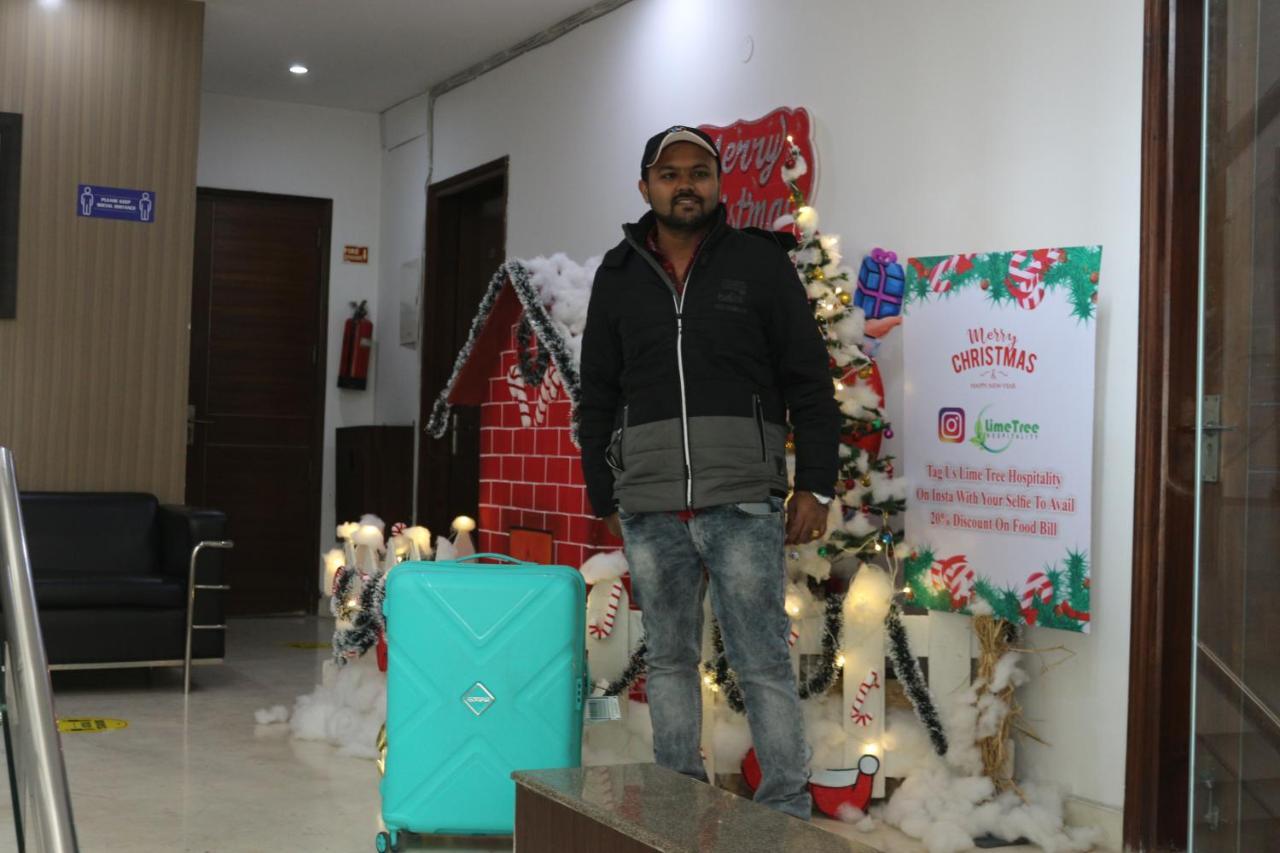Lime Tree Hotel Sushant Lok Gurgaon Sector 29 Next To Iffco Chowk Metro المظهر الخارجي الصورة