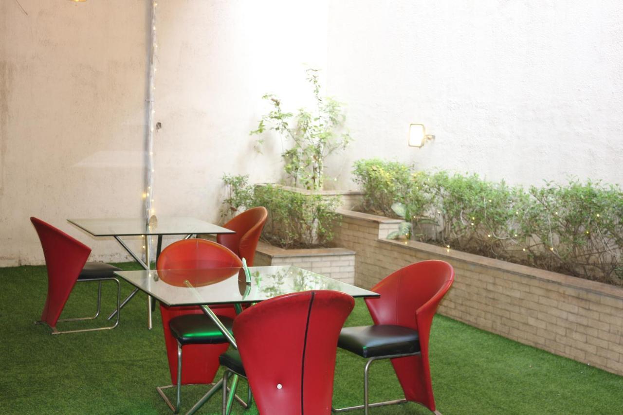 Lime Tree Hotel Sushant Lok Gurgaon Sector 29 Next To Iffco Chowk Metro المظهر الخارجي الصورة