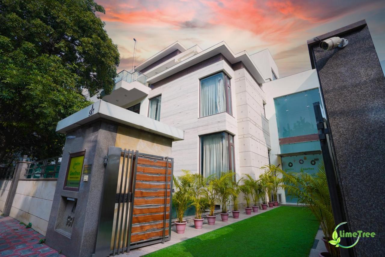 Lime Tree Hotel Sushant Lok Gurgaon Sector 29 Next To Iffco Chowk Metro المظهر الخارجي الصورة